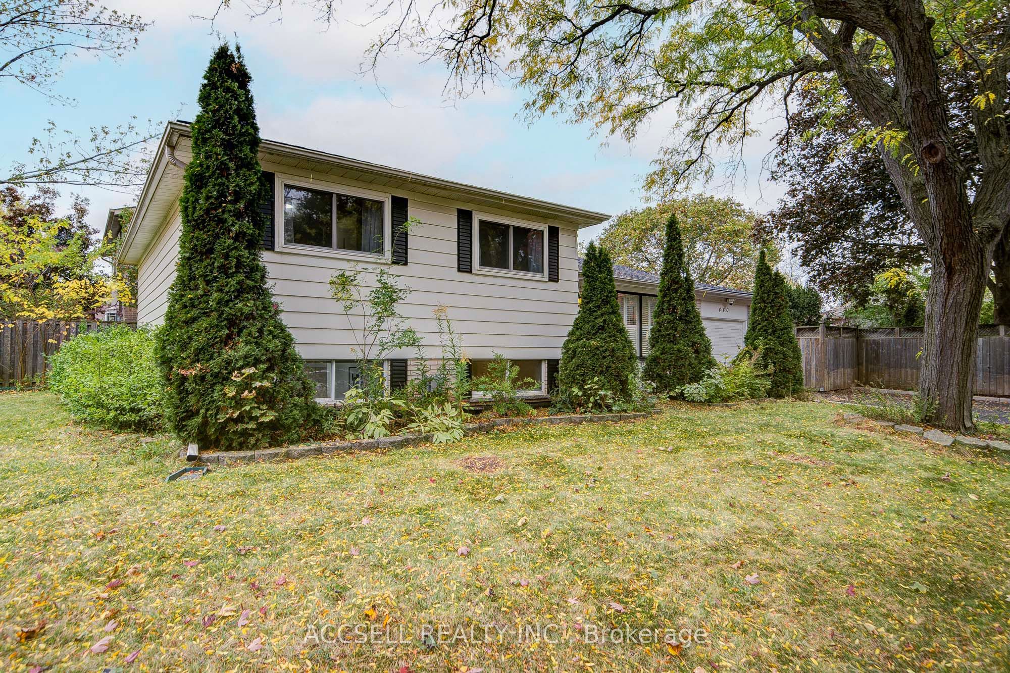 440 Sunset Drive Property Photo 2