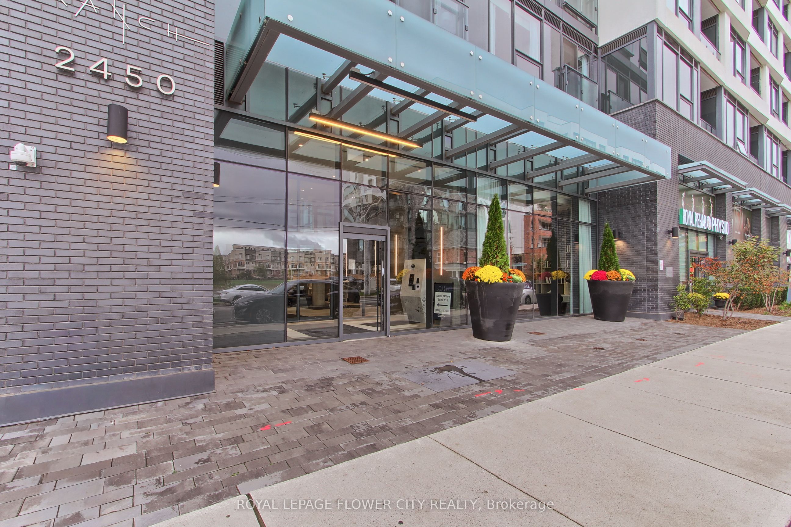 2450 Old Bronte Road 239 Property Photo 3