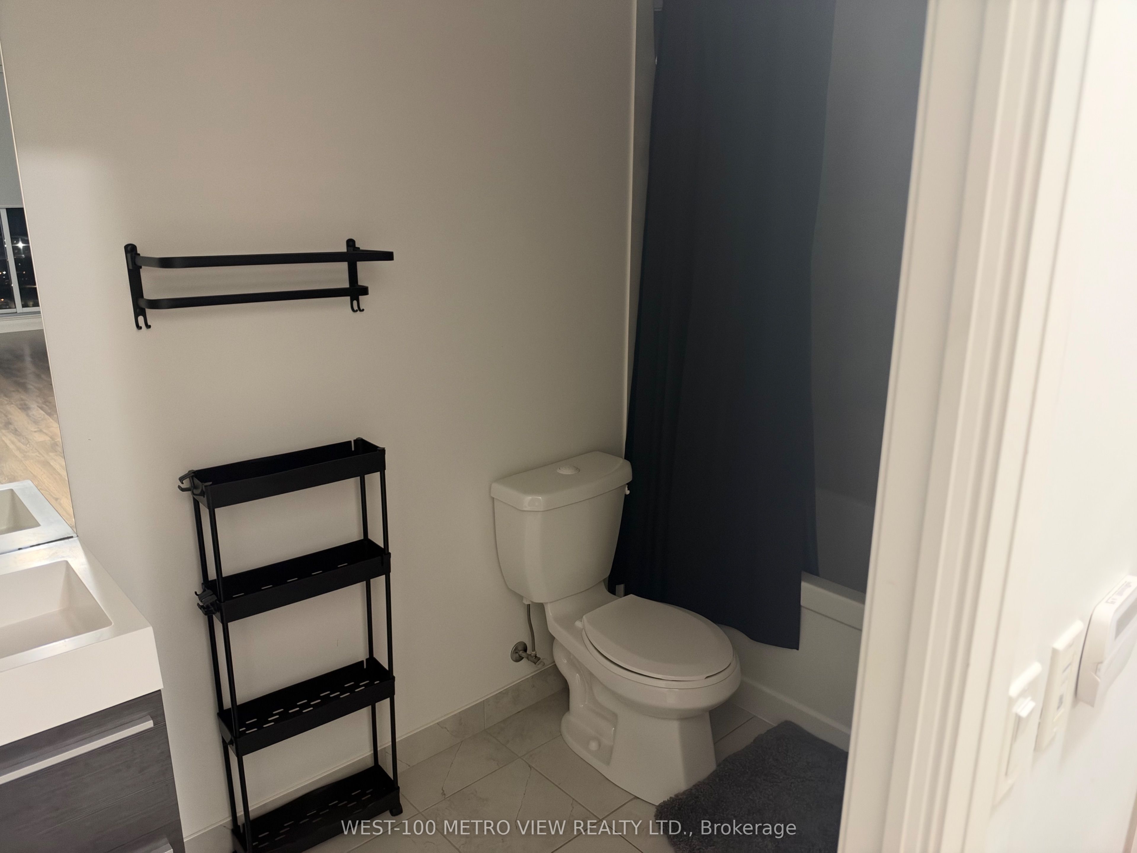 17 Zorra Street Ph2405 Property Photo 17