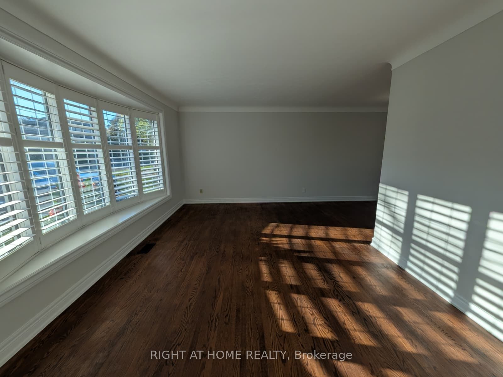 273 Kenwood Avenue Property Photo 8