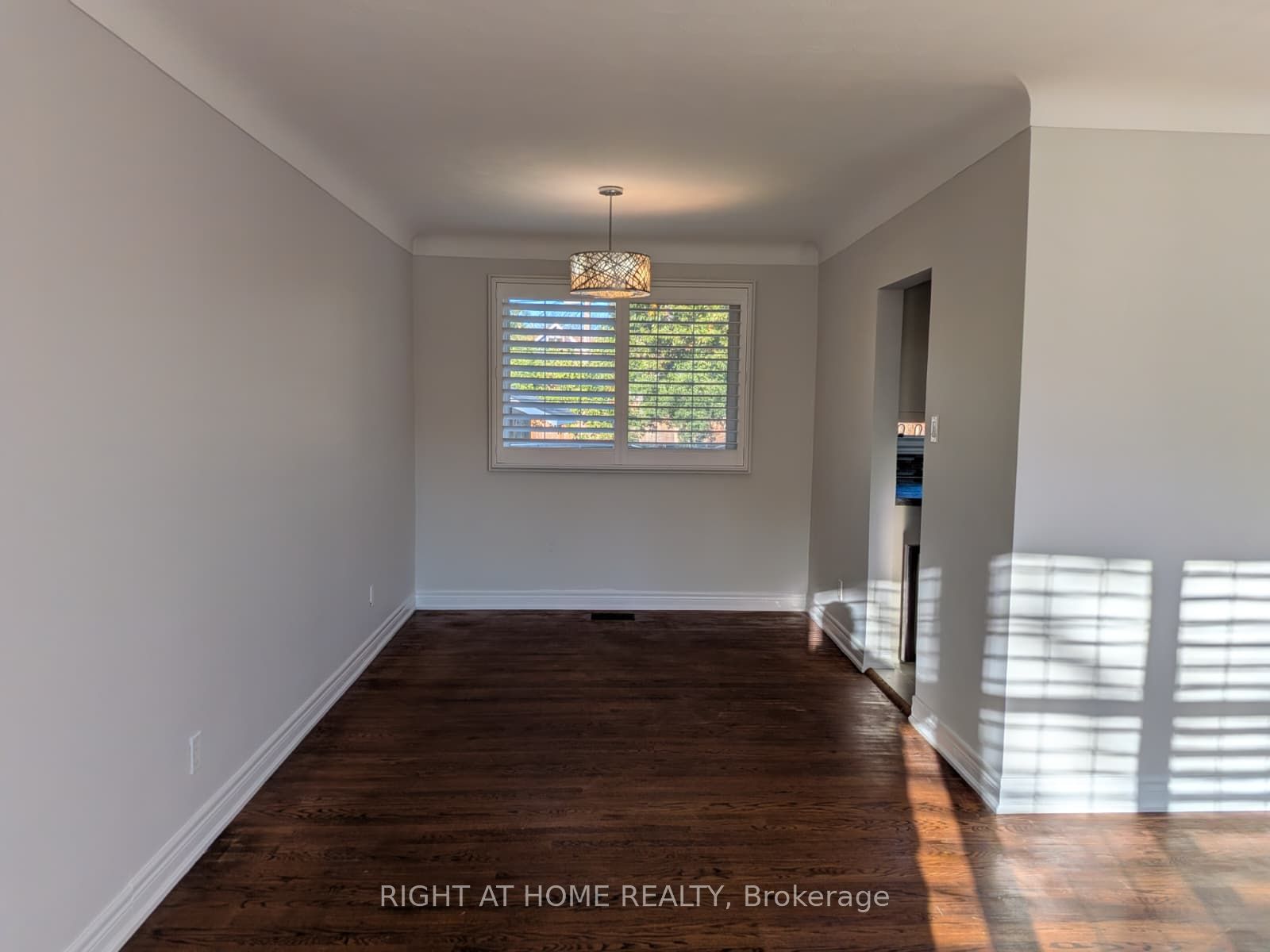 273 Kenwood Avenue Property Photo 11