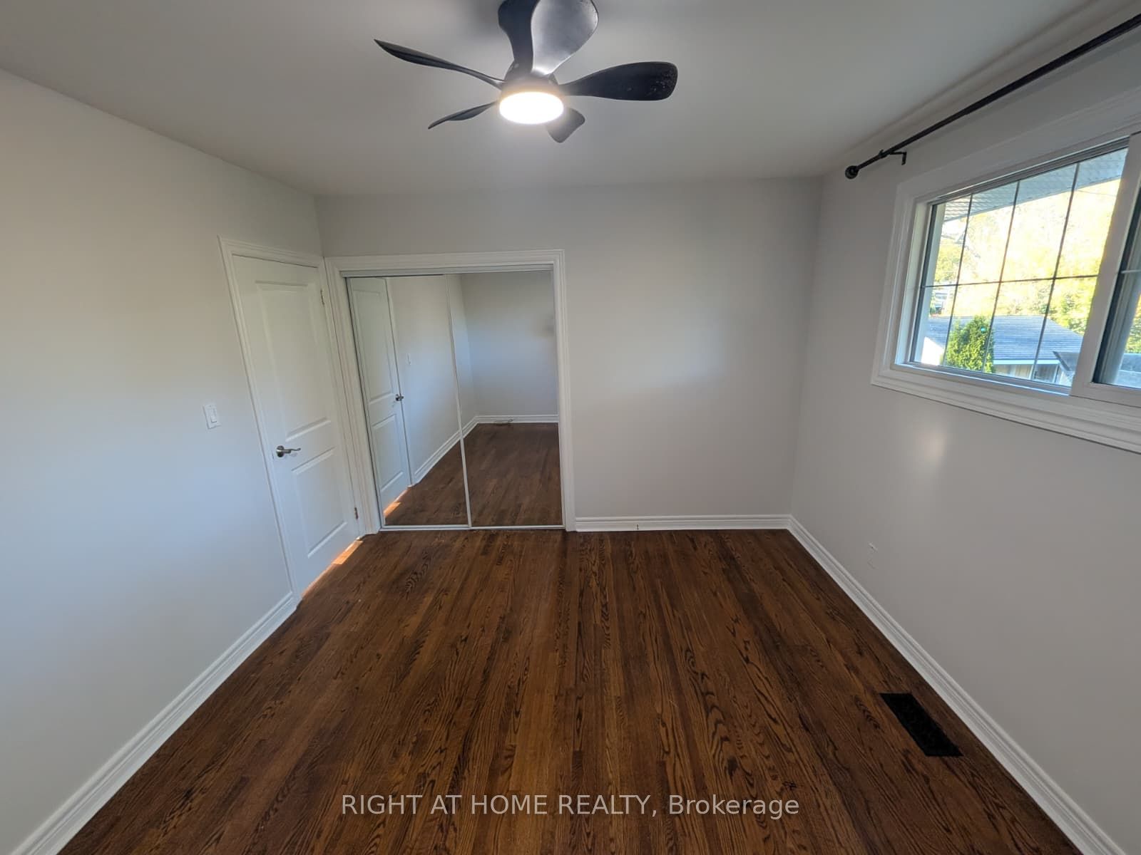 273 Kenwood Avenue Property Photo 12
