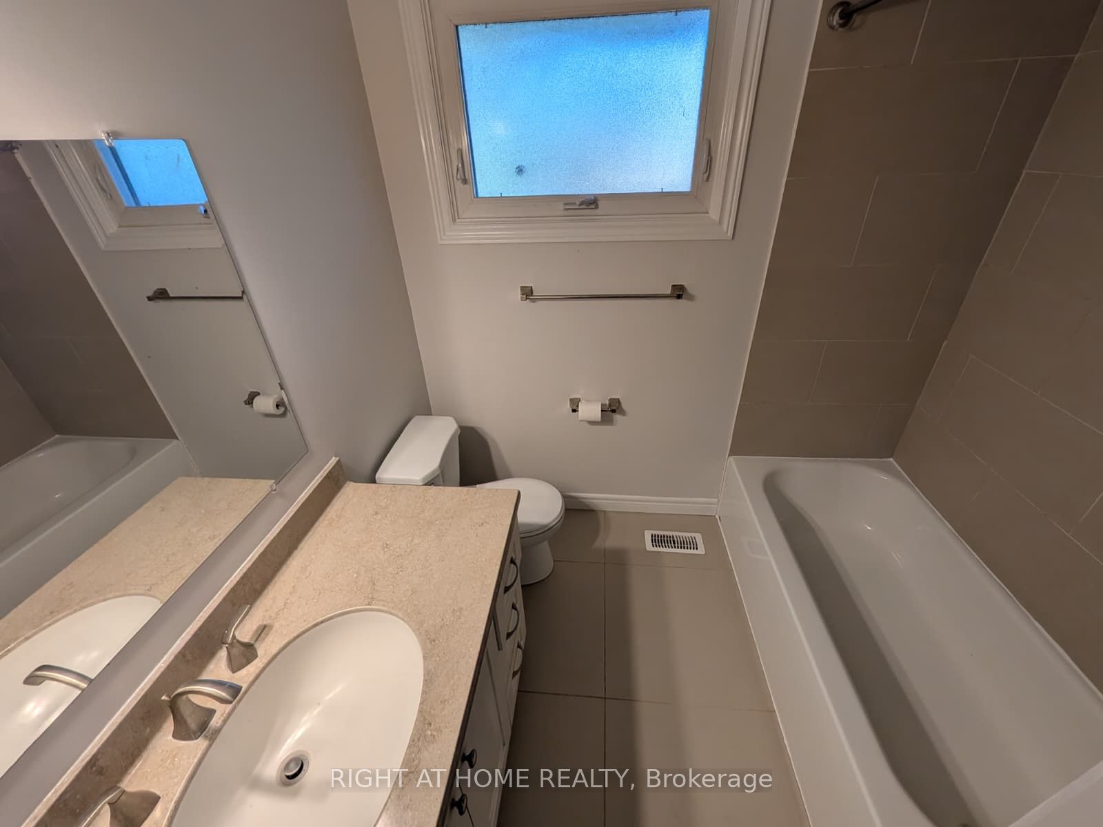 273 Kenwood Avenue Property Photo 19