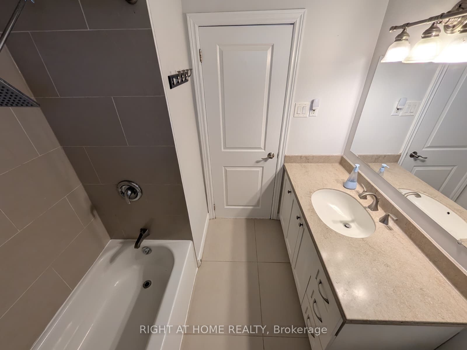 273 Kenwood Avenue Property Photo 20
