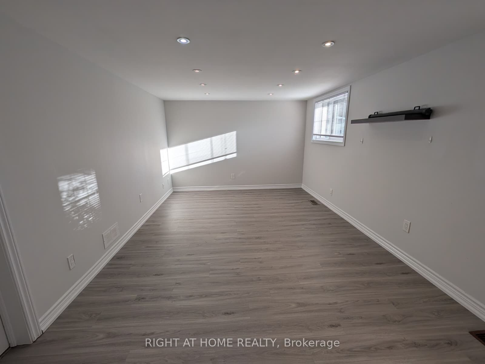 273 Kenwood Avenue Property Photo 22