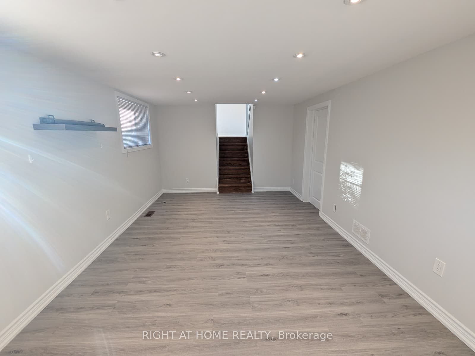 273 Kenwood Avenue Property Photo 23