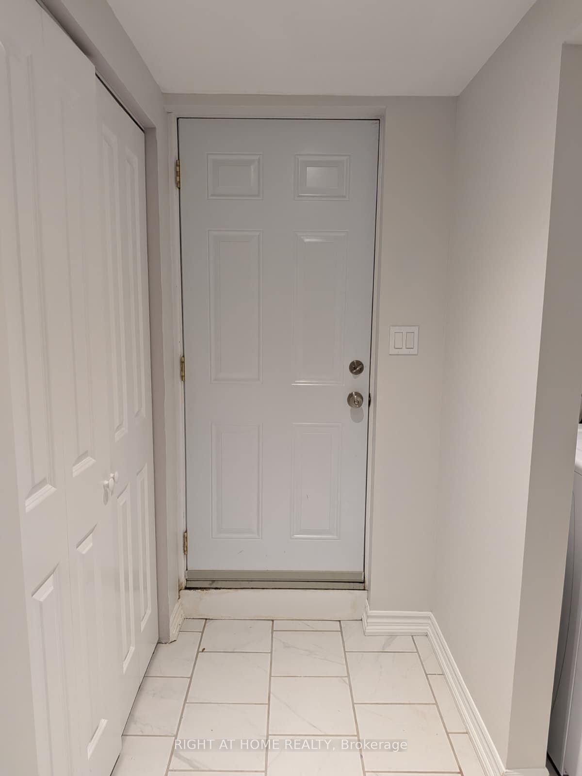273 Kenwood Avenue Property Photo 25