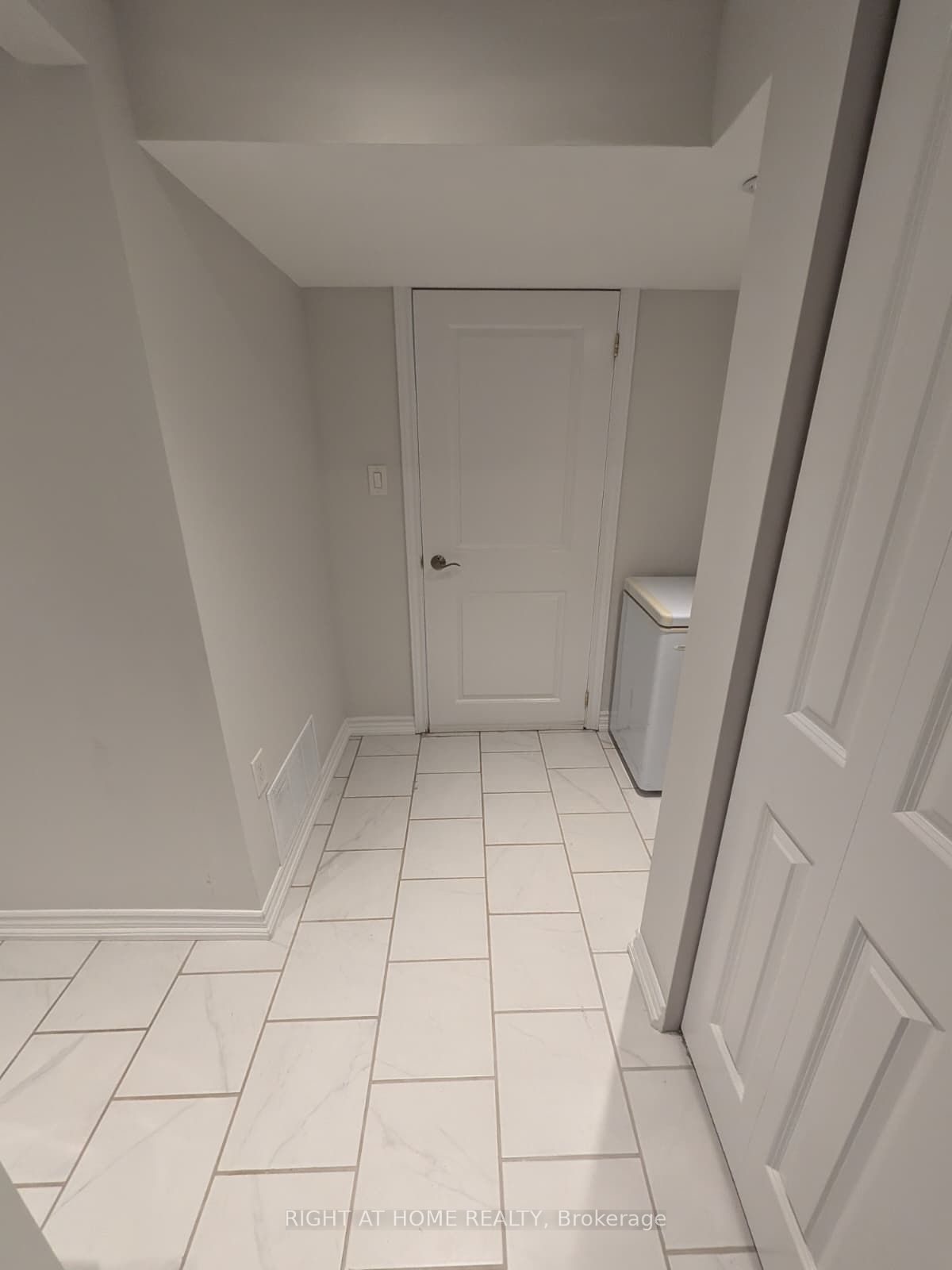 273 Kenwood Avenue Property Photo 26