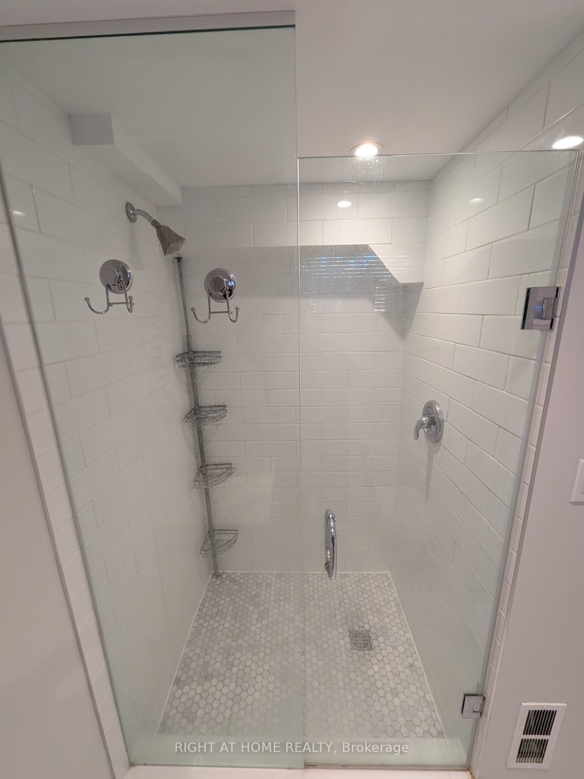 273 Kenwood Avenue Property Photo 29