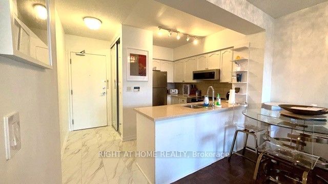 38 Fontenay Court Property Photo 7