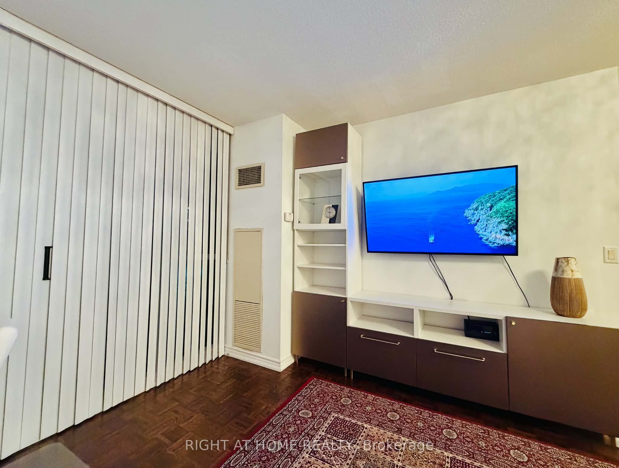 38 Fontenay Court Property Photo 10