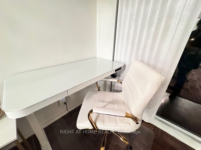 38 Fontenay Court Property Photo 11