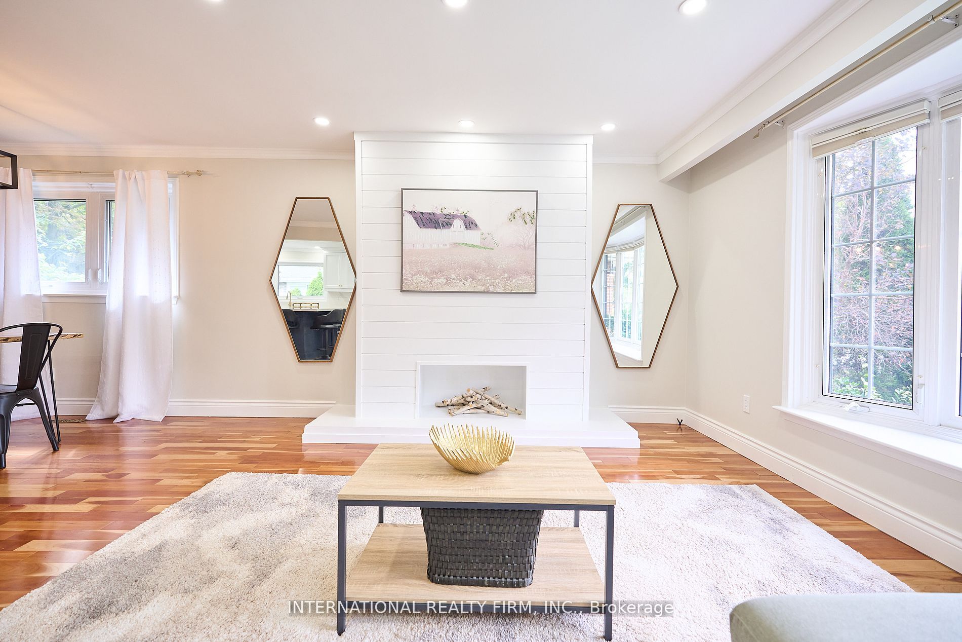 2292 Devon Road Property Photo 2