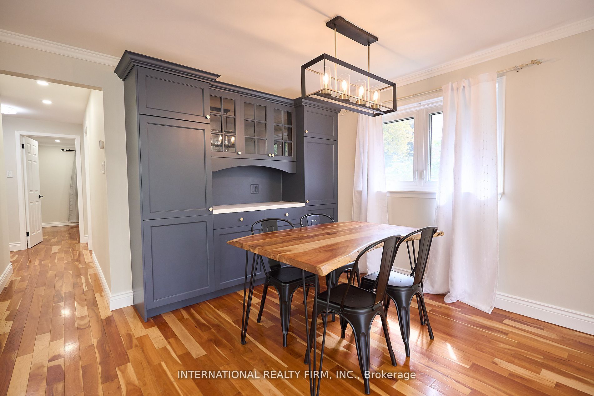 2292 Devon Road Property Photo 3