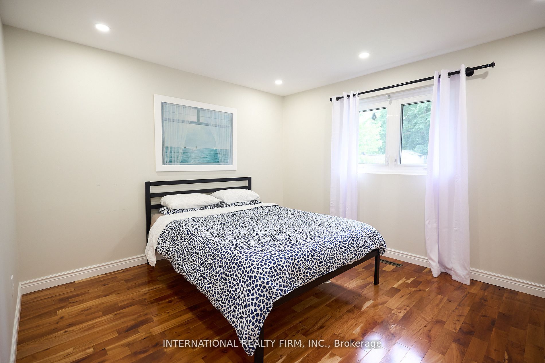 2292 Devon Road Property Photo 7