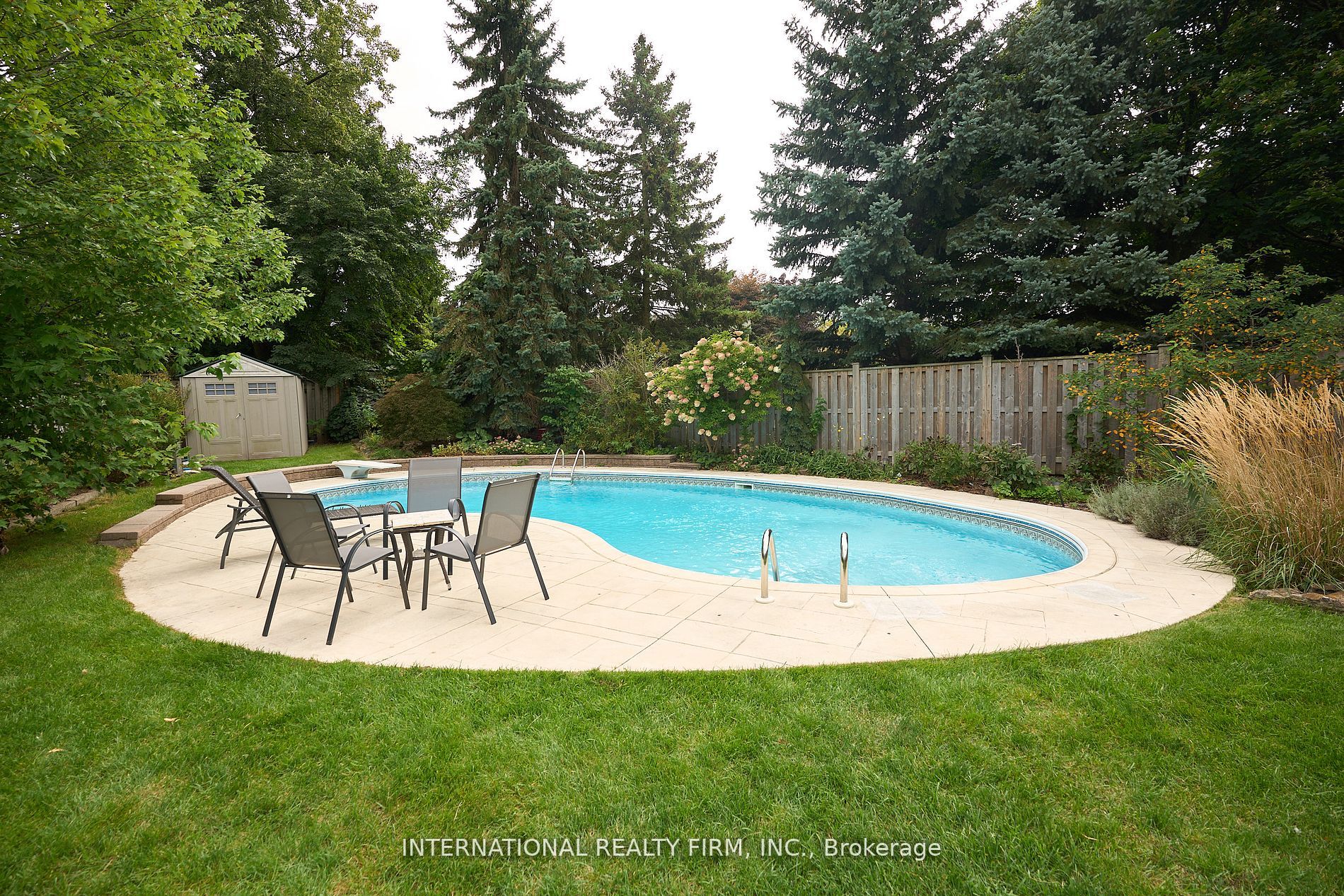 2292 Devon Road Property Photo 11
