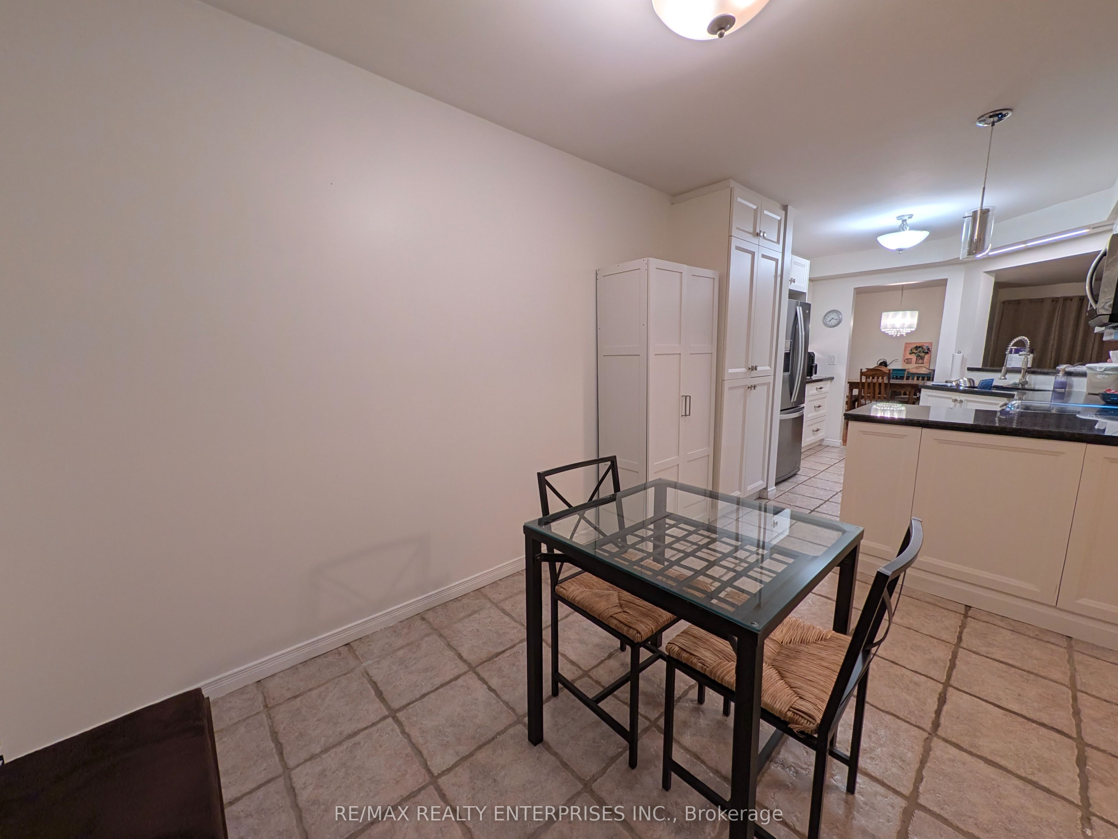 2055 Walkers Line 117 Property Photo 9