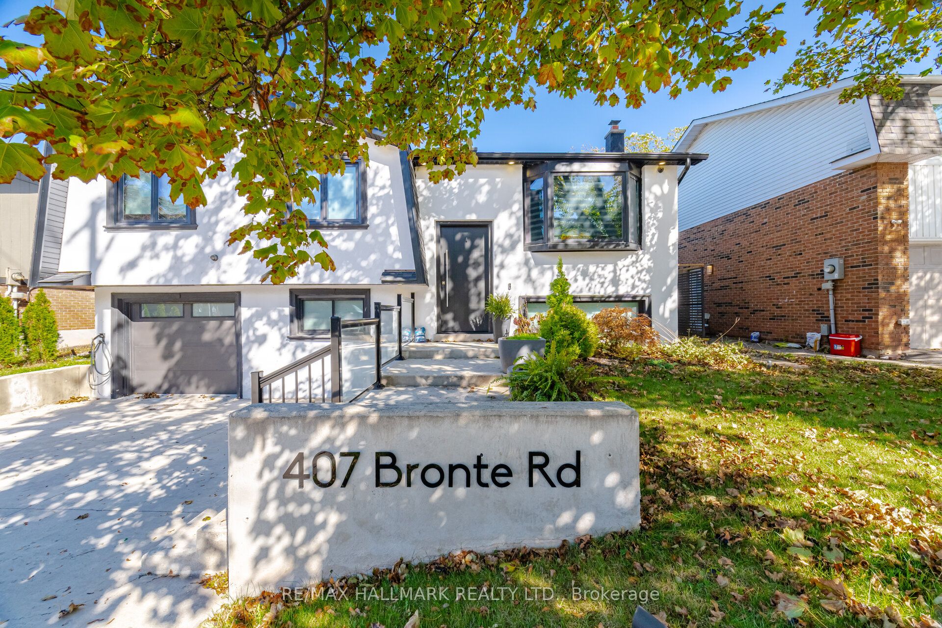 407 Bronte Road Property Photo 1