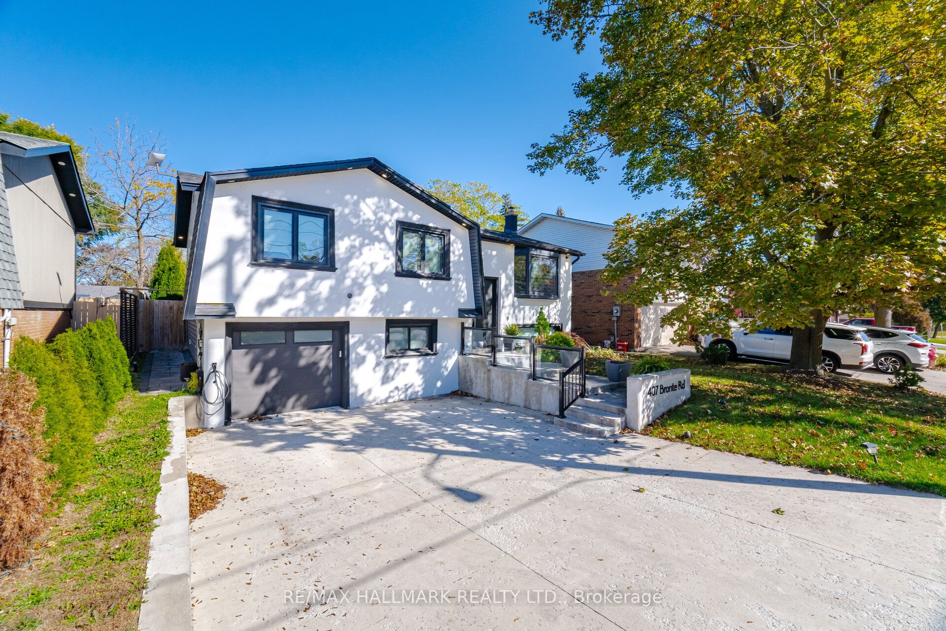 407 Bronte Road Property Photo 2
