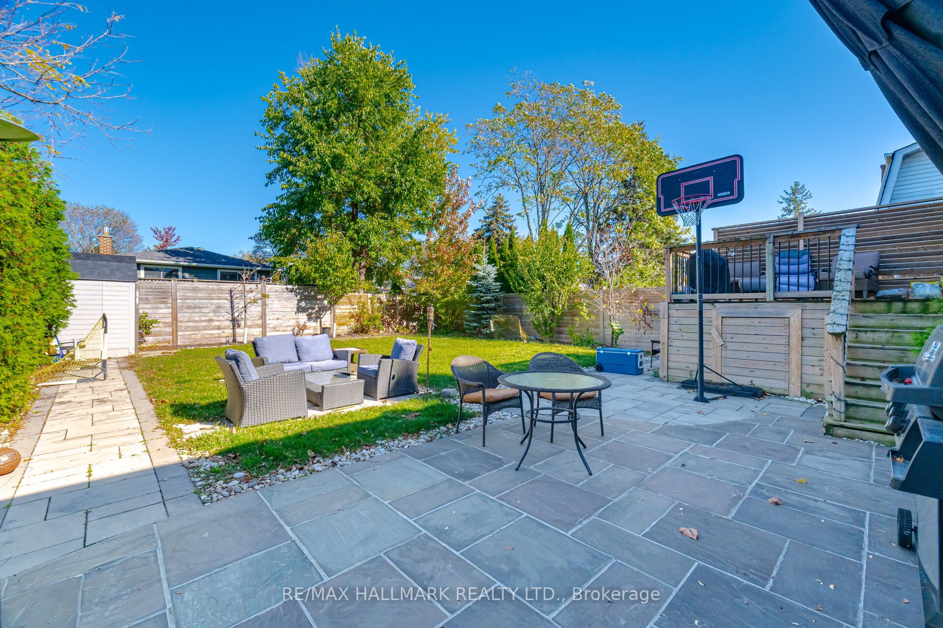 407 Bronte Road Property Photo 3