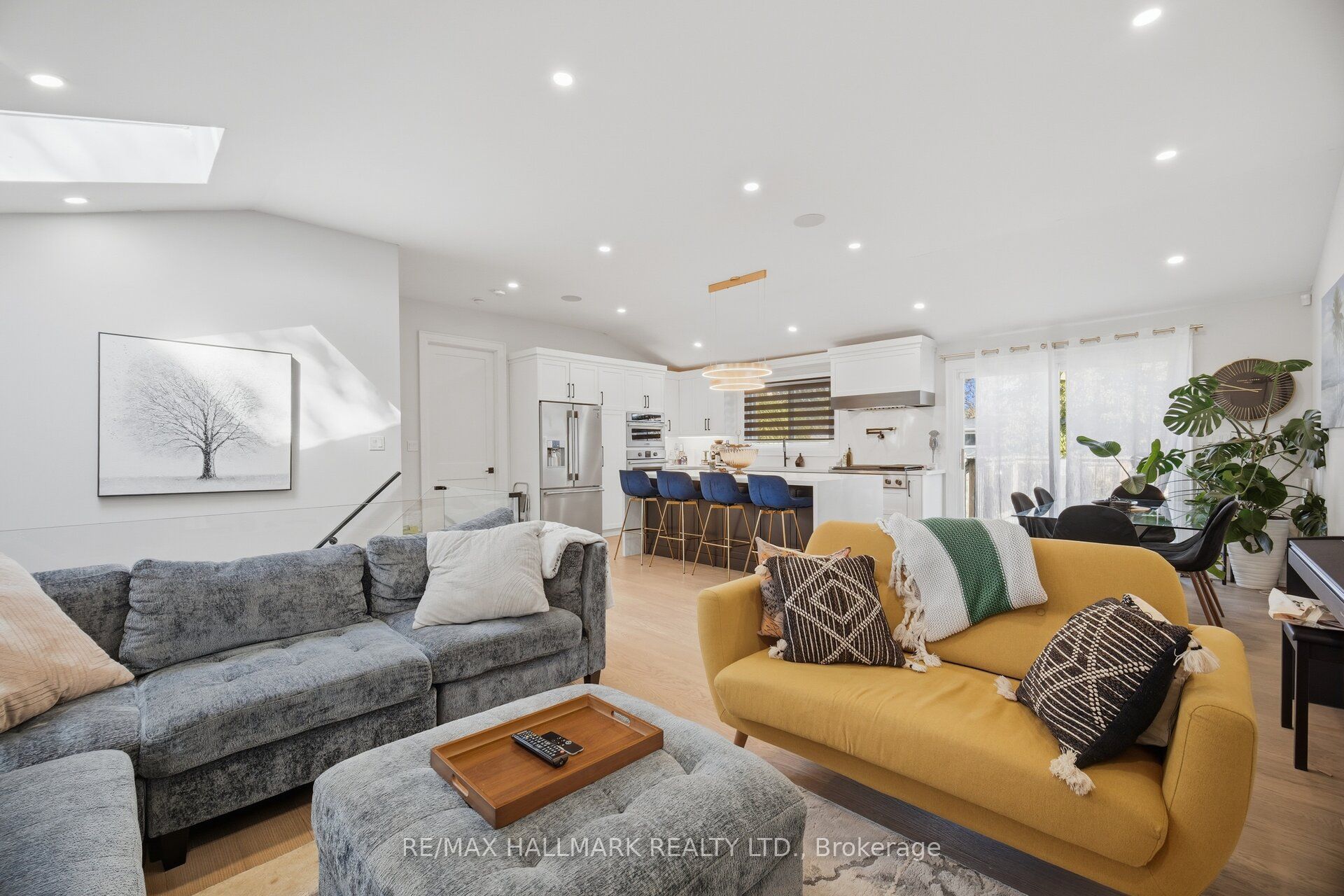 407 Bronte Road Property Photo 8