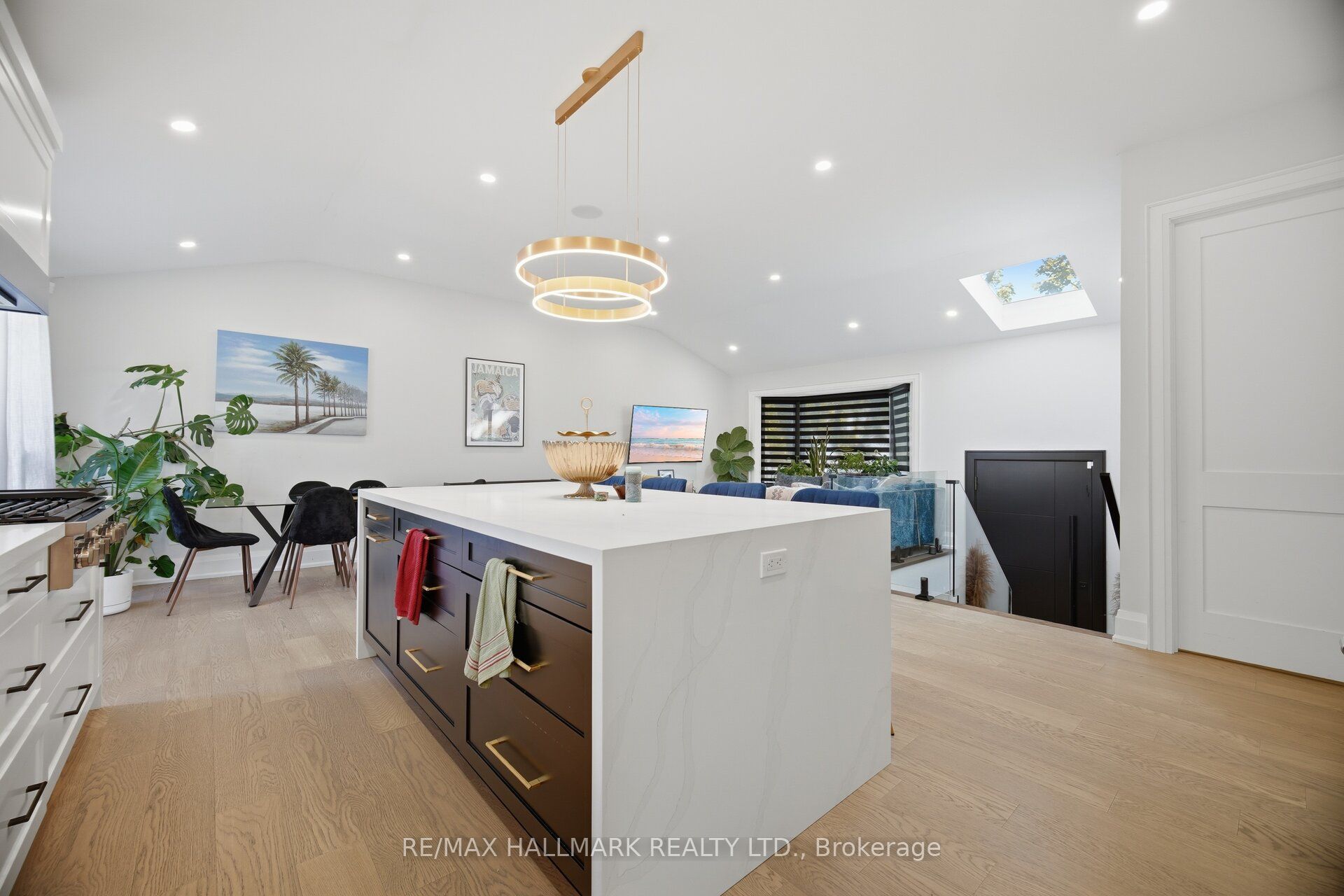 407 Bronte Road Property Photo 12