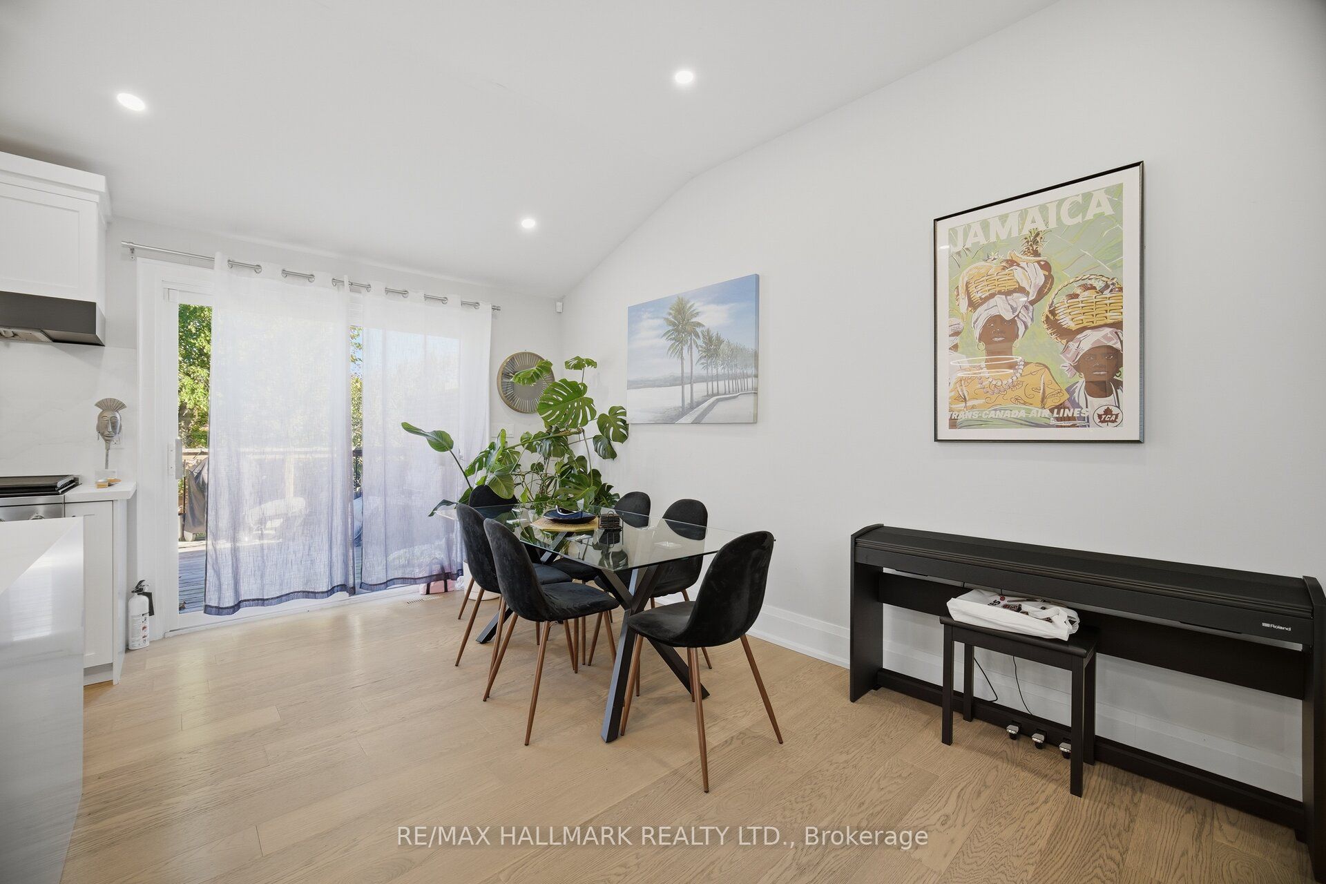 407 Bronte Road Property Photo 19