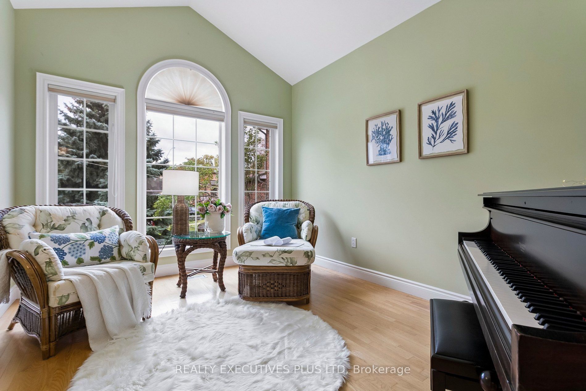 2547 Morrison Avenue Property Photo 6