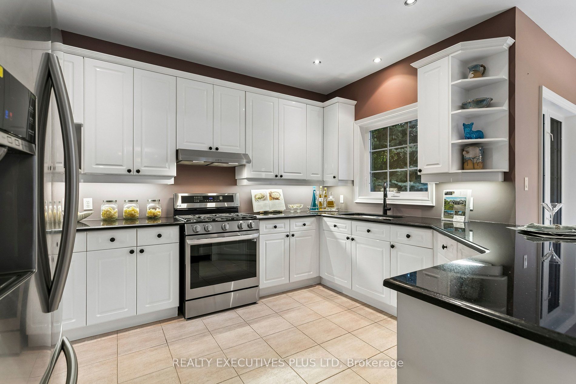2547 Morrison Avenue Property Photo 11