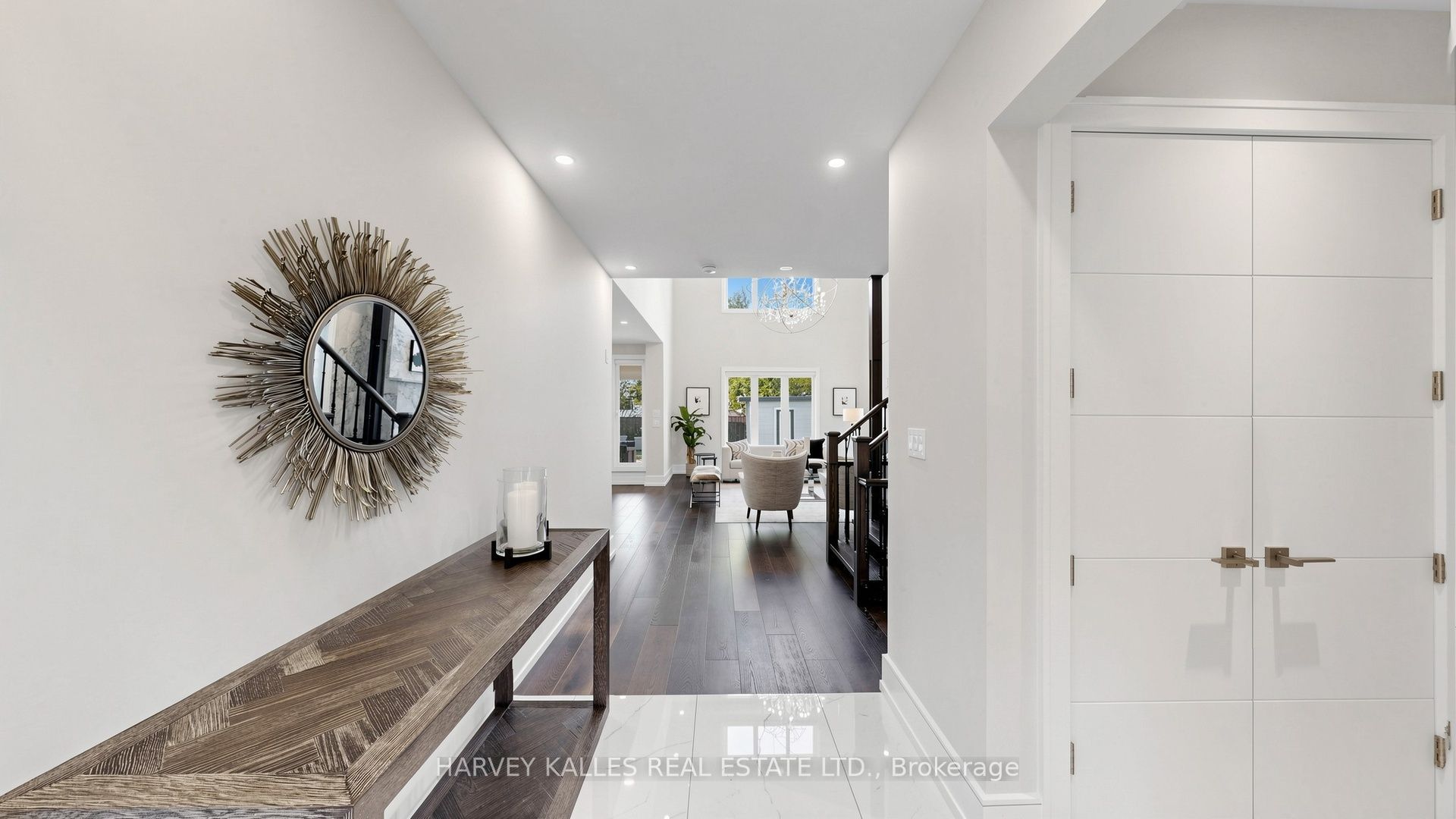 529 Pineland Avenue Property Photo 3