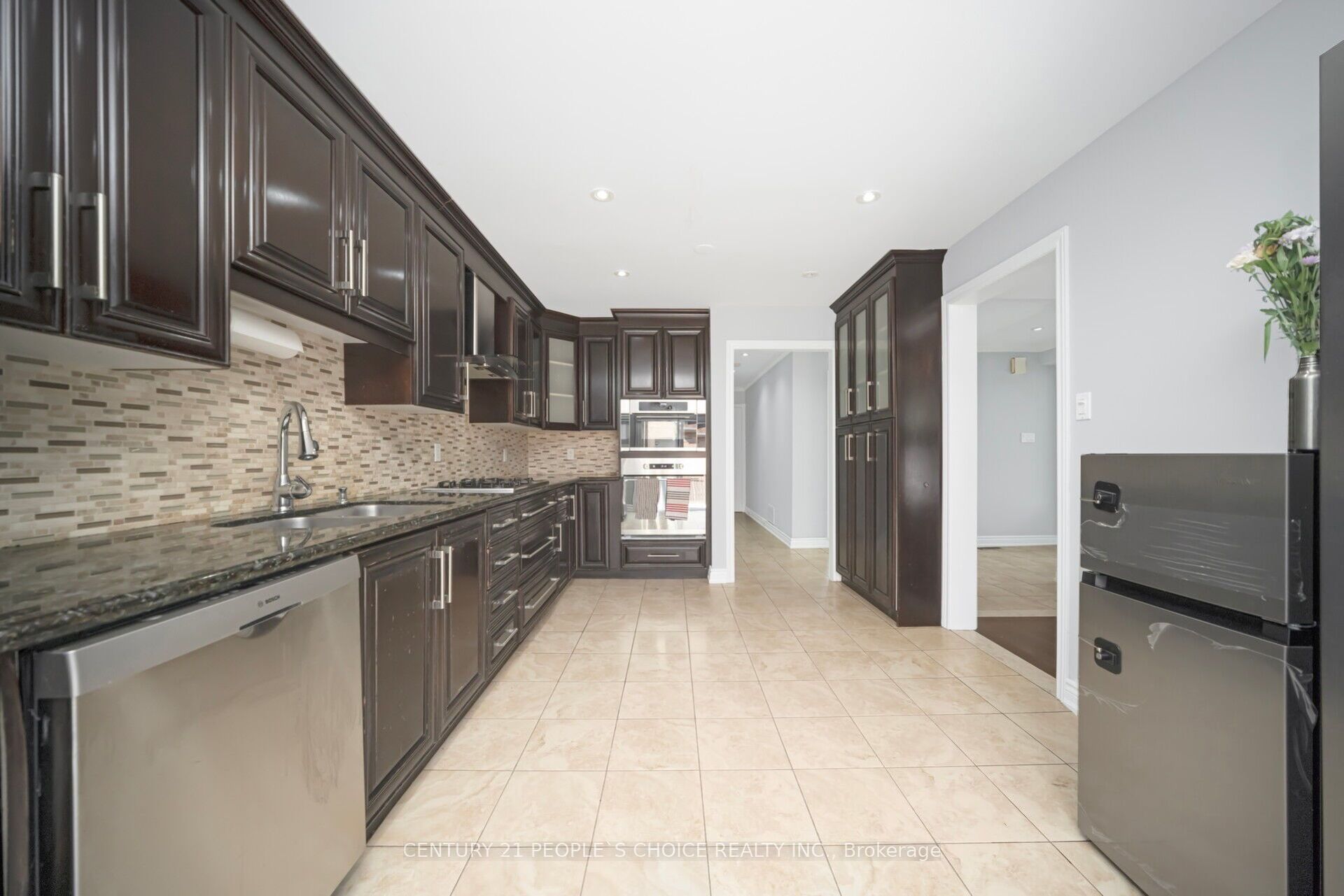 2 Checkerberry Crescent Property Photo 18