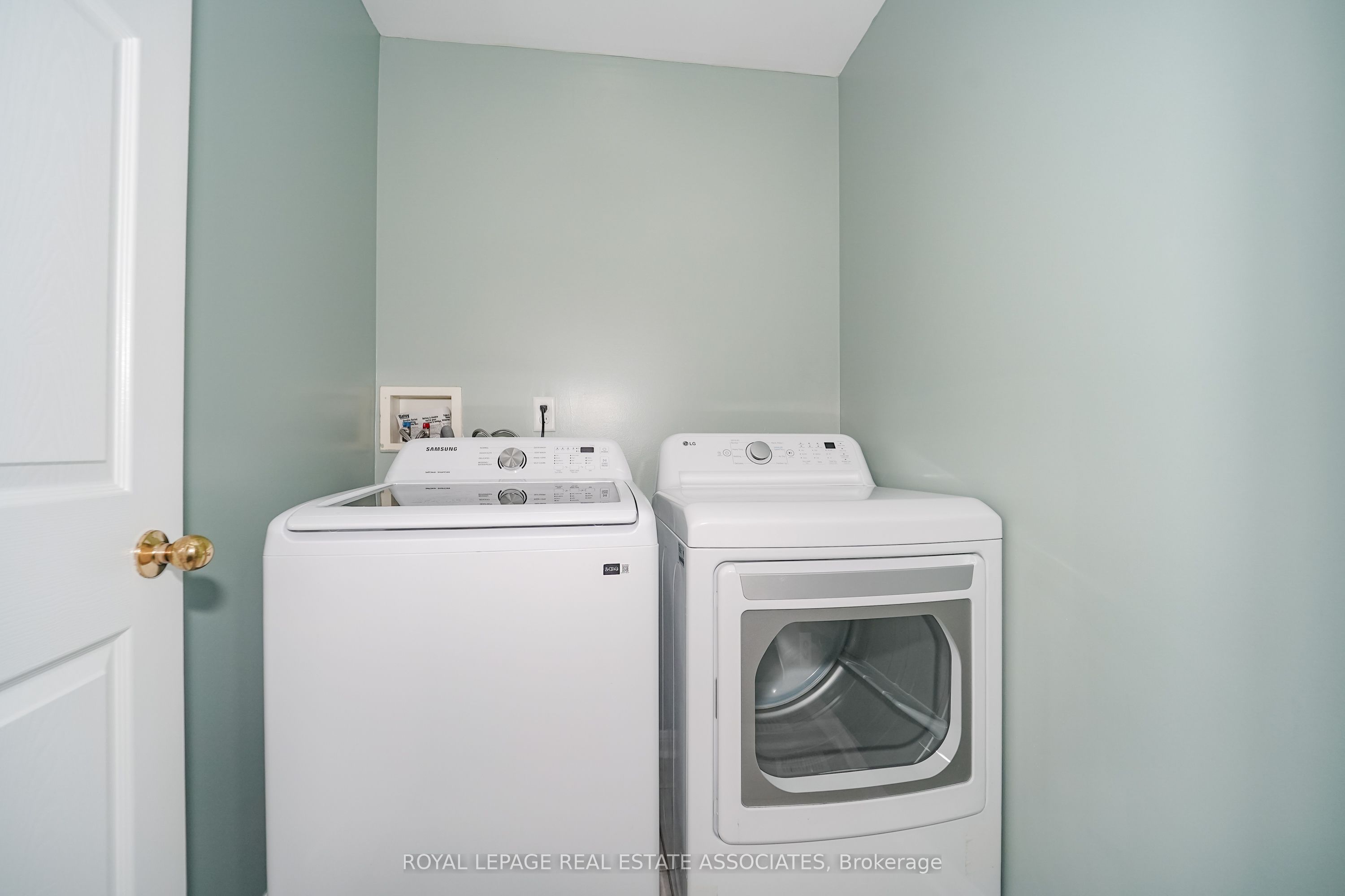 54 Horizon Street Property Photo 35