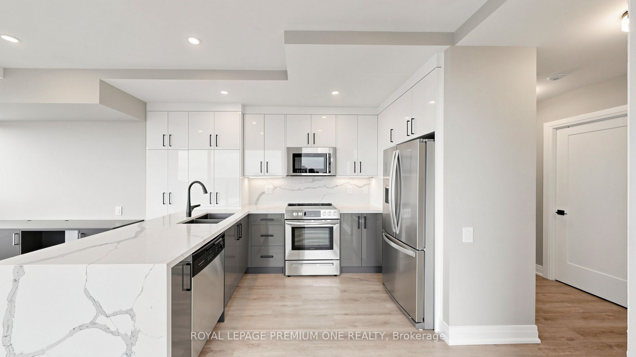 1600 Keele Street 824 Property Photo 6