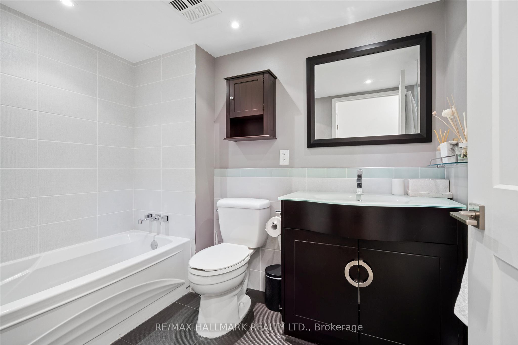 2267 Lakeshore Boulevard W 707 Property Photo 28
