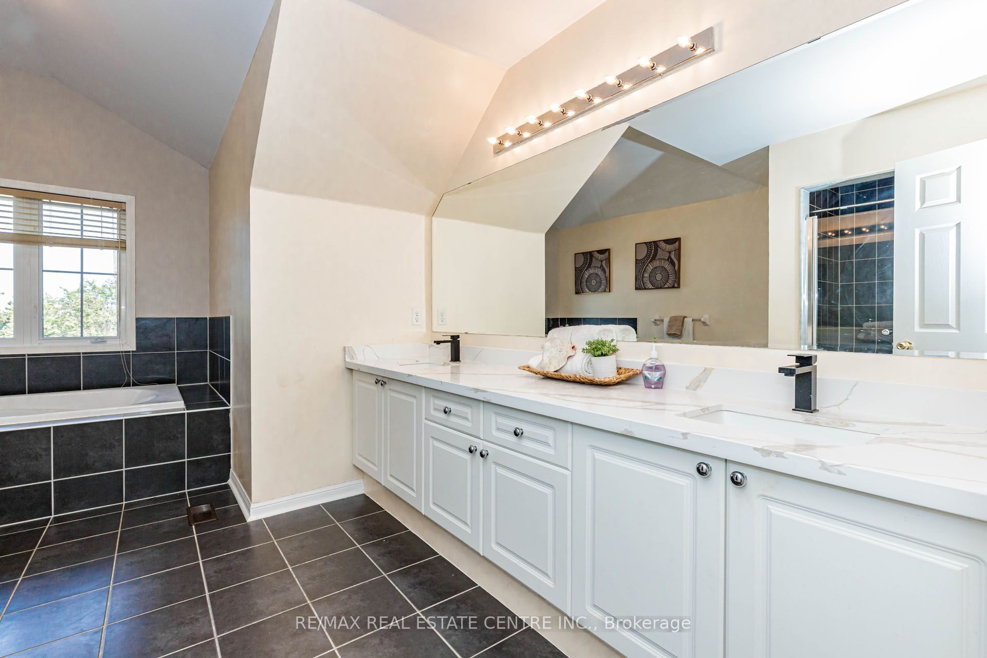 14 Alboreto Way Property Photo 24