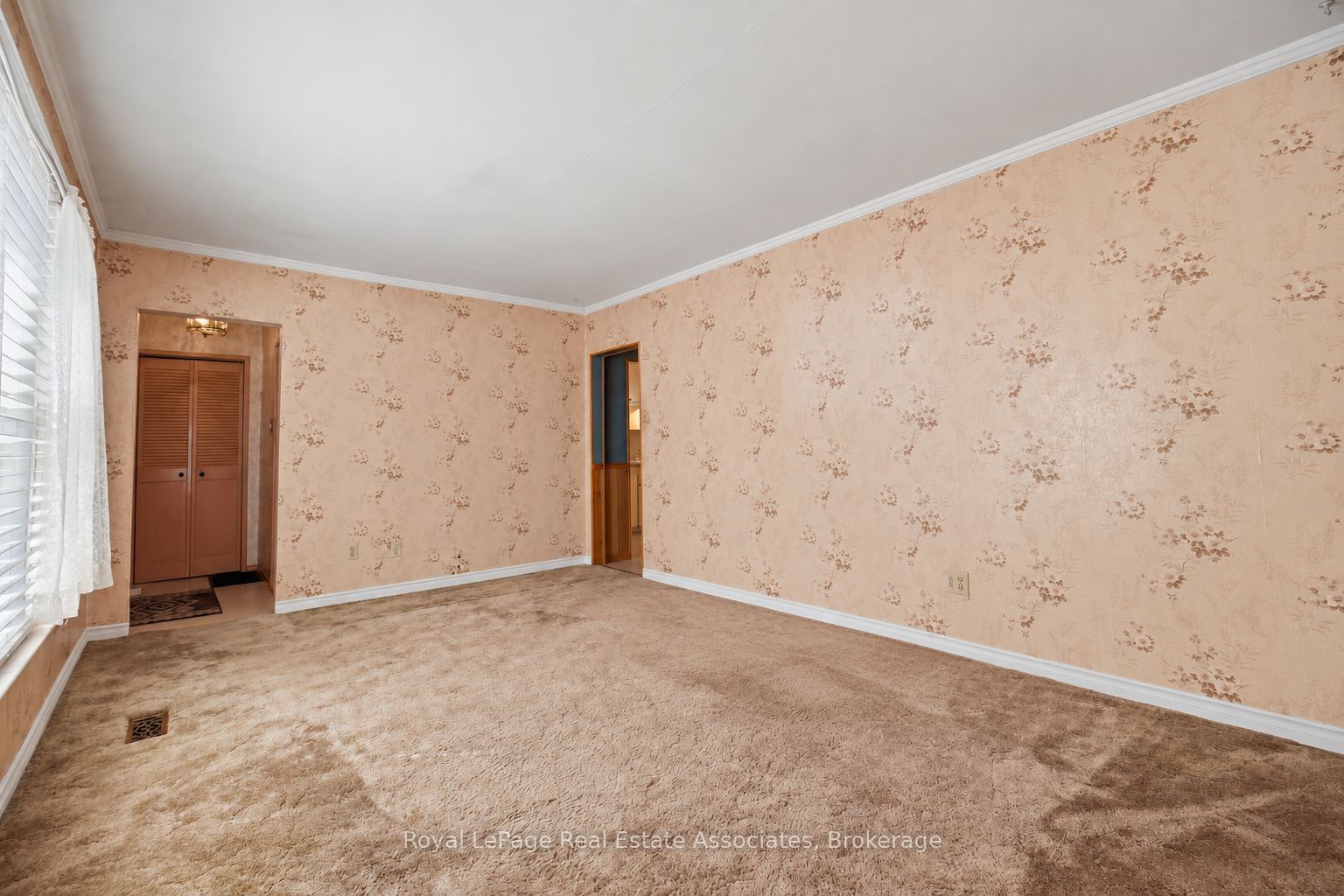 68 Allenby Avenue Property Photo 10