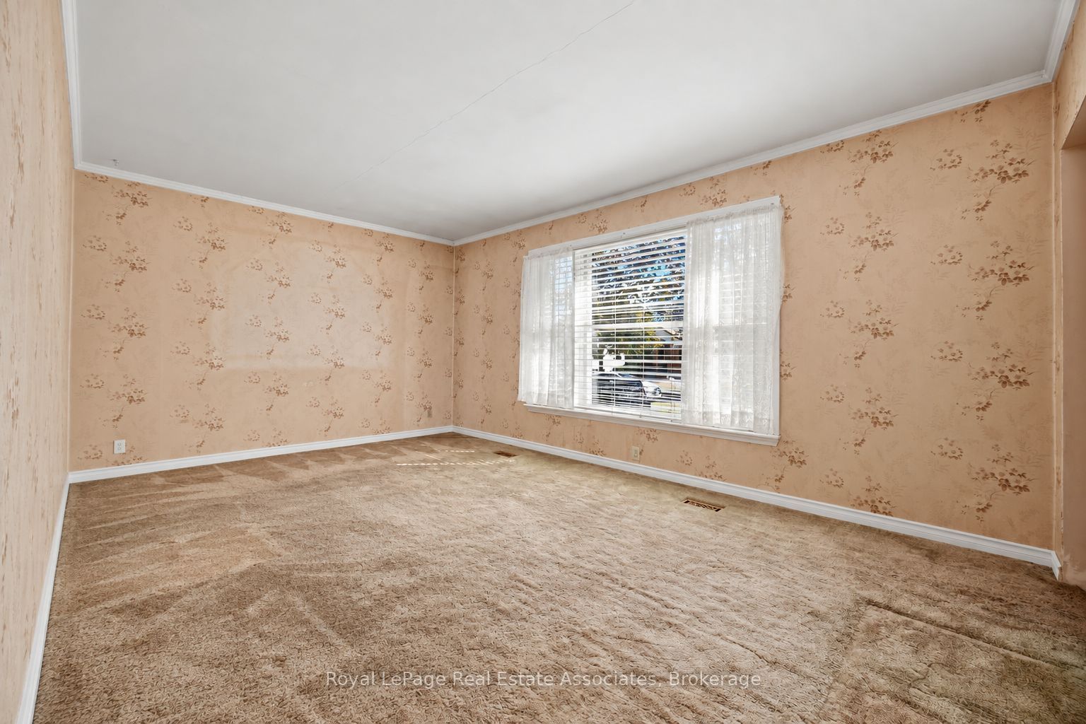 68 Allenby Avenue Property Photo 14
