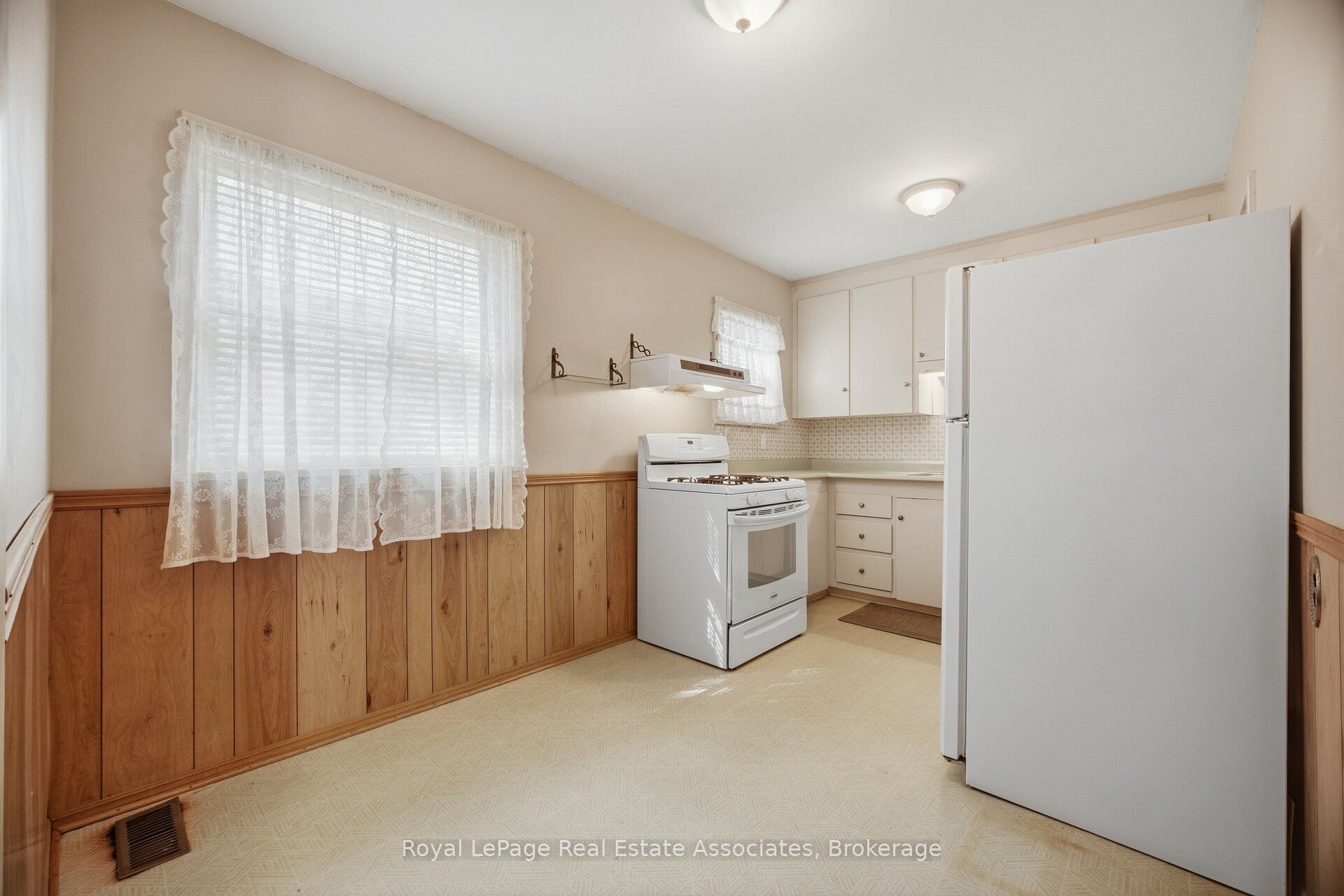 68 Allenby Avenue Property Photo 18
