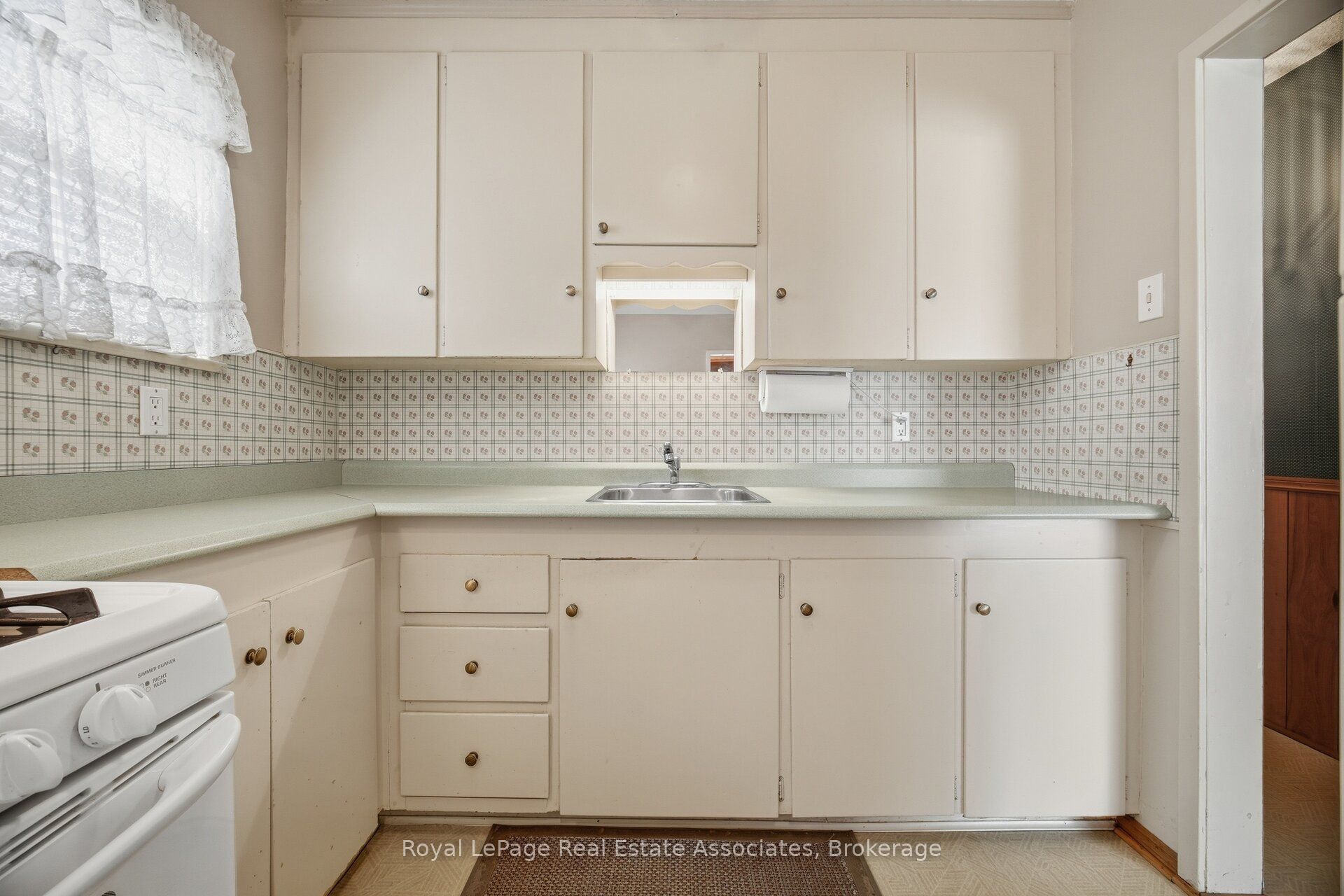 68 Allenby Avenue Property Photo 22