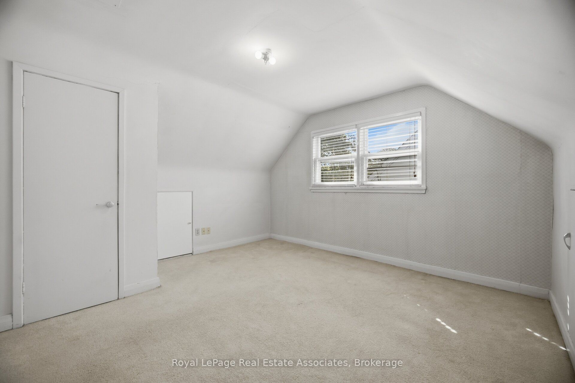 68 Allenby Avenue Property Photo 32