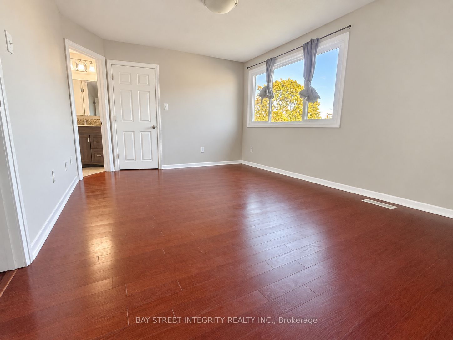 1580 Lancaster Drive 29 Property Photo 15