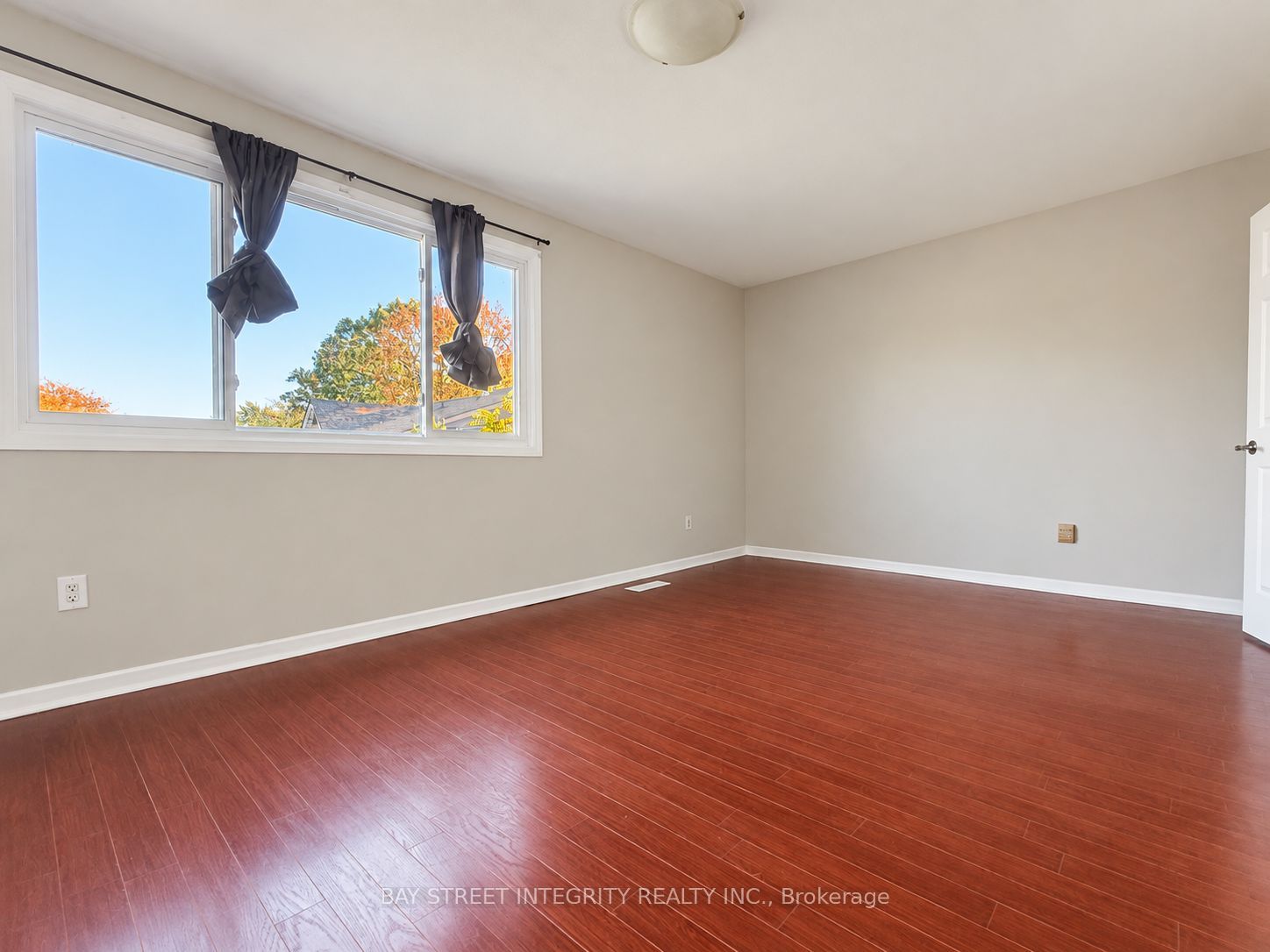 1580 Lancaster Drive 29 Property Photo 16