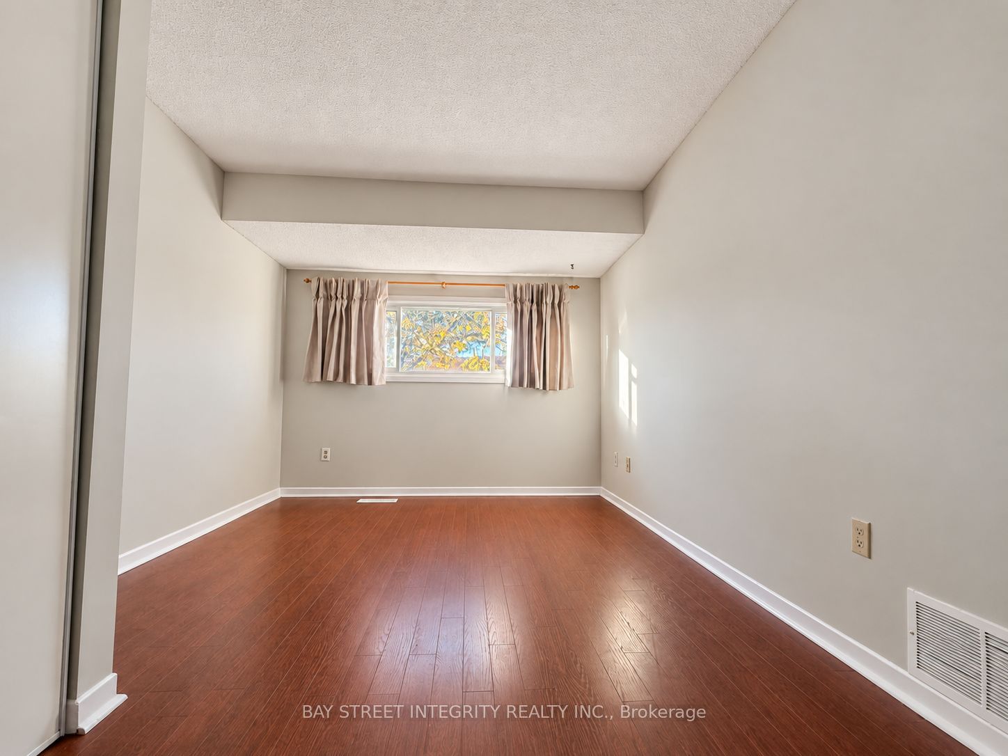1580 Lancaster Drive 29 Property Photo 19