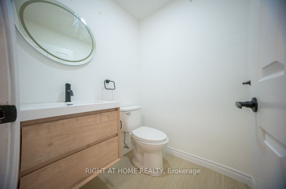 3932 Rushton Crescent Property Photo 6