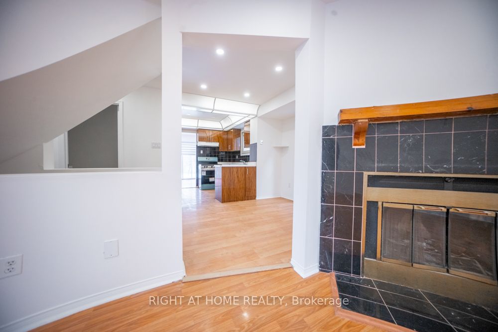 3932 Rushton Crescent Property Photo 14
