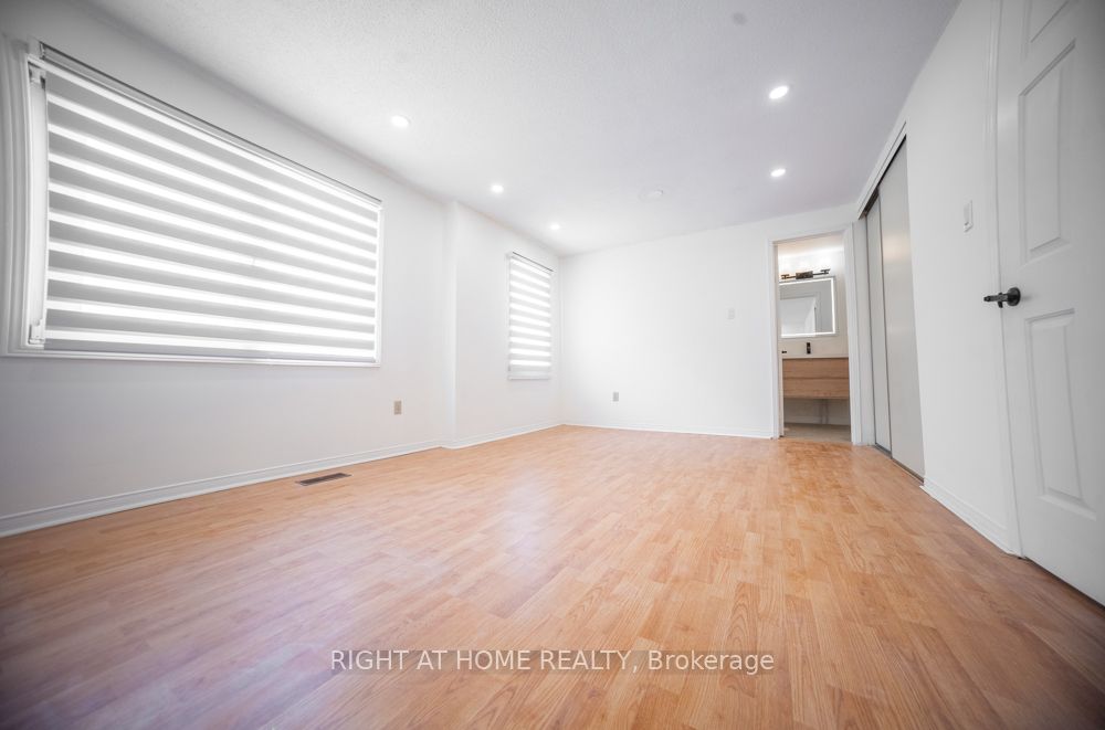 3932 Rushton Crescent Property Photo 19