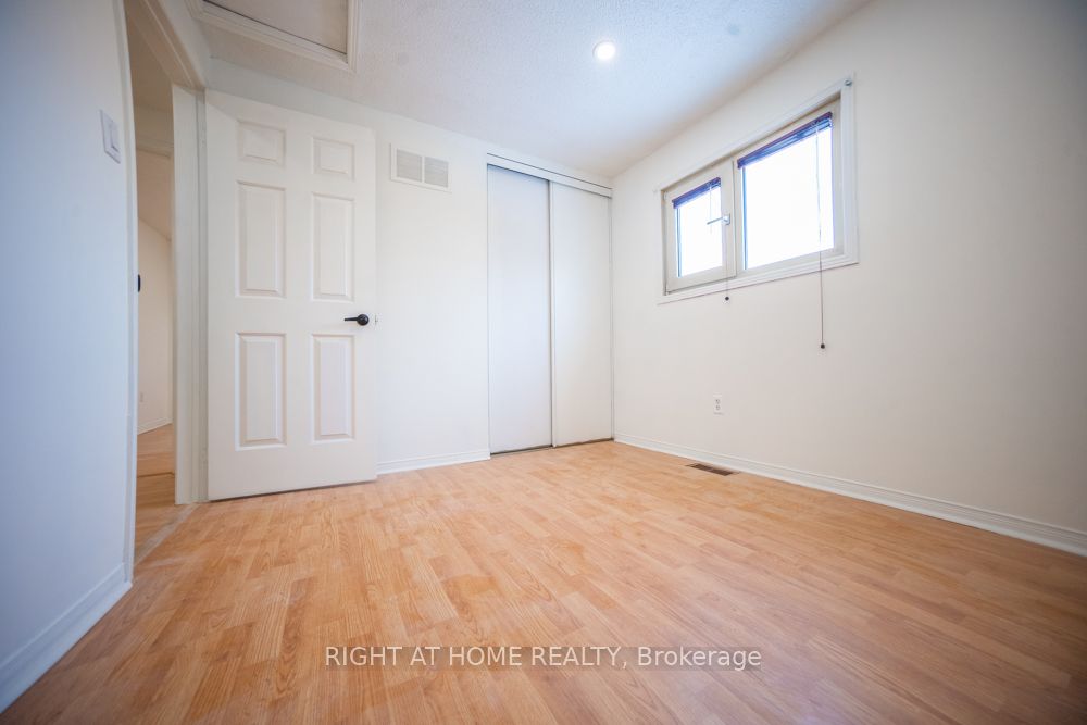 3932 Rushton Crescent Property Photo 23