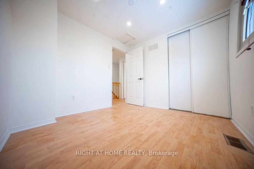 3932 Rushton Crescent Property Photo 24