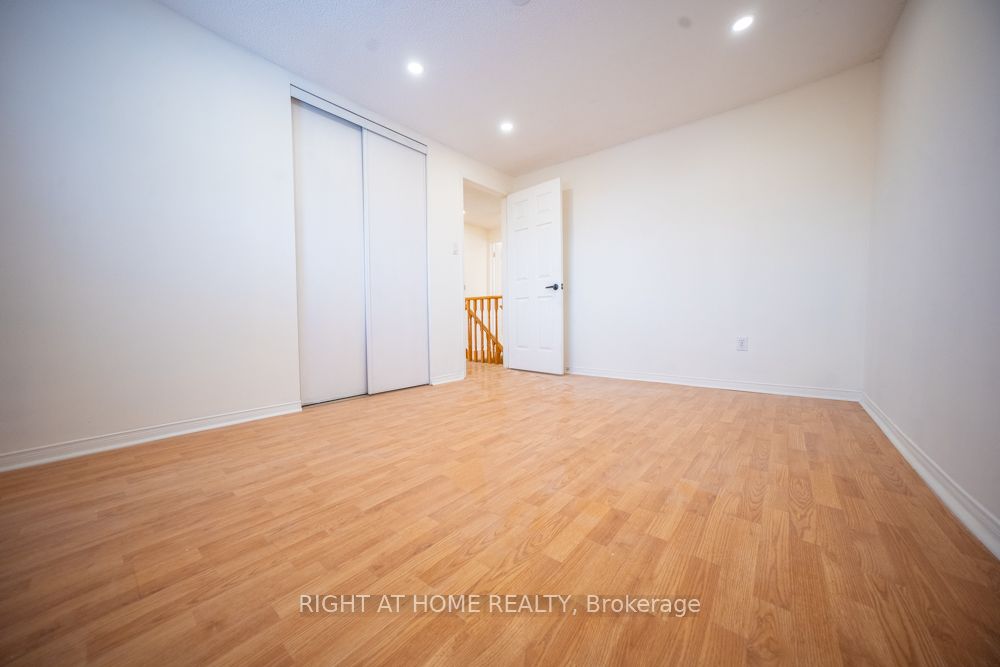 3932 Rushton Crescent Property Photo 26