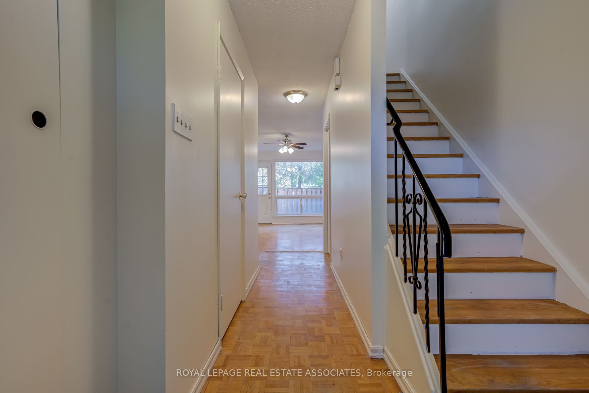 215 Mississauga Valley Boulevard Property Photo 5